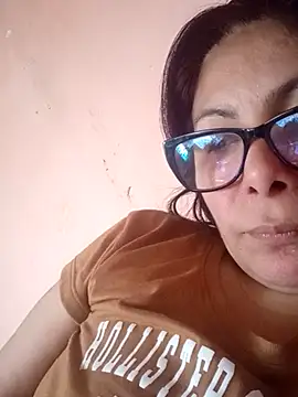 Anypink online show from November 10, 2025, 8:25 pm