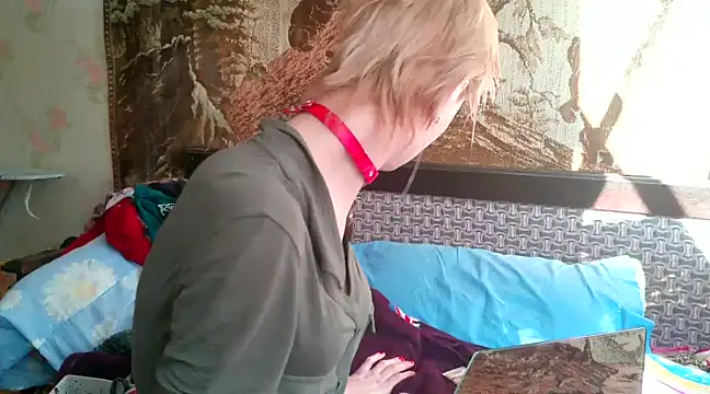 Snapshot of WildMissNiks chatting on February 19, 2025, 8:33 am WildMissNiks online show from February 19, 2025, 8:33 am