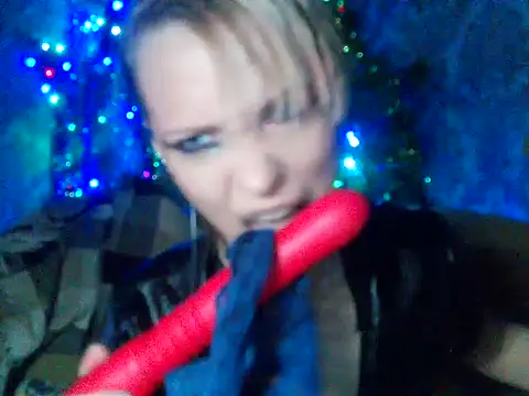 Snapshot of WildMissNiks chatting on December 28, 2024, 11:09 am WildMissNiks online show from December 28, 2024, 11:09 am