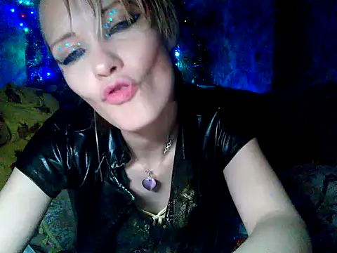 Snapshot of WildMissNiks chatting on December 28, 2024, 2:21 pm WildMissNiks online show from December 28, 2024, 2:21 pm