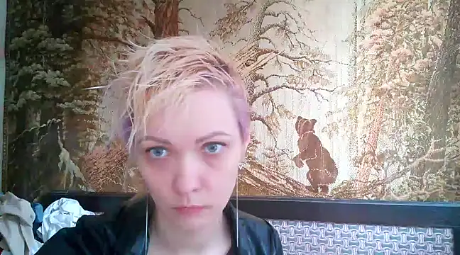 Snapshot of WildMissNiks chatting on March 16, 2025, 8:32 am WildMissNiks online show from March 16, 2025, 8:32 am