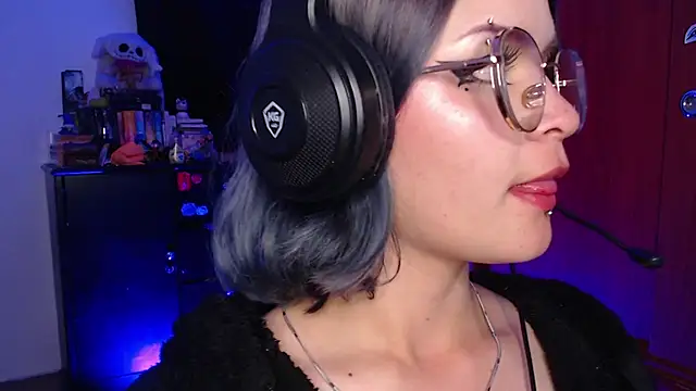 Snapshot of Raventh_ chatting on January 8, 2026, 2:17 am Raventh online show from January 8, 2026, 2:17 am