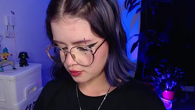 Snapshot of Raventh_ chatting on January 18, 2026, 1:31 am Raventh online show from January 18, 2026, 1:31 am