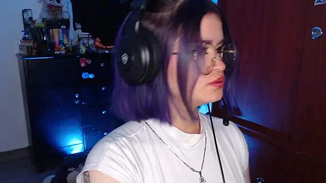 Snapshot of Raventh_ chatting on January 11, 2026, 3:24 am Raventh online show from January 11, 2026, 3:24 am