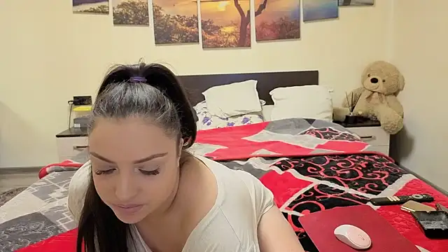 Snapshot of adelline chatting on February 2, 2026, 9:47 pm adelline online show from February 2, 2026, 9:47 pm