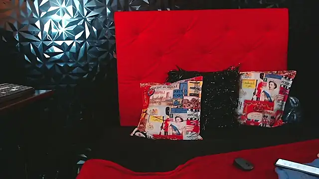 Snapshot of PINK__LOLA1 chatting on March 19, 2025, 5:52 am PINK LOLA1 online show from March 19, 2025, 5:52 am