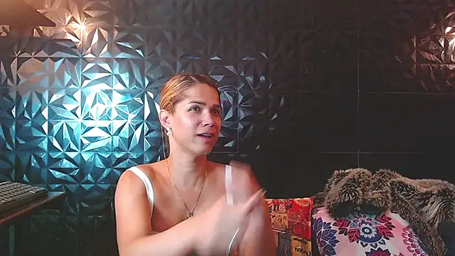 Snapshot of PINK__LOLA1 chatting on June 5, 2026, 12:04 am PINK LOLA1 online show from June 5, 2026, 12:04 am