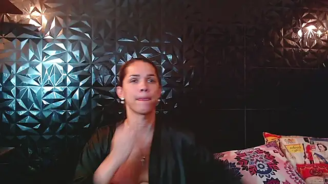 PINK  LOLA1 online show from April 21, 2026, 3:07 pm