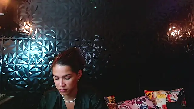 PINK  LOLA1 online show from November 2, 2025, 1:21 am