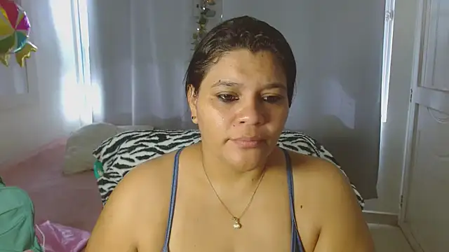 Snapshot of Selenna01 chatting on September 25, 2025, 1:06 pm Selenna01 online show from September 25, 2025, 1:06 pm