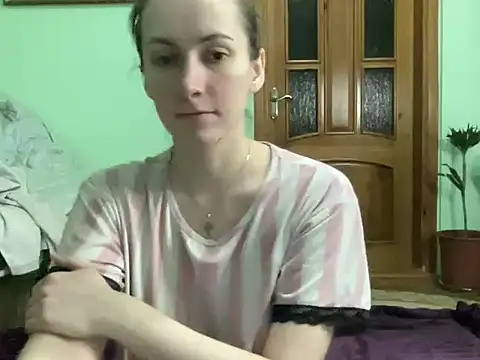 Snapshot of AngelTough20 chatting on December 4, 2025, 12:20 am AngelTough20 online show from December 4, 2025, 12:20 am