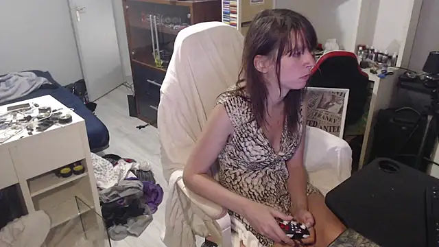 missthon0 online show from April 20, 2026, 12:08 pm