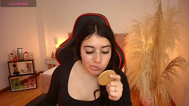 Snapshot of KallyMyller1 chatting on February 5, 2025, 7:53 pm KallyMyller1 online show from February 5, 2025, 7:53 pm