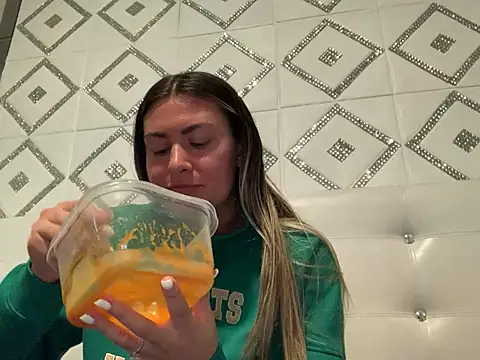 Snapshot of Alyssa_rhoades chatting on February 21, 2025, 2:28 am Alyssa rhoades online show from February 21, 2025, 2:28 am