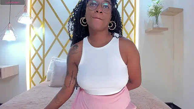 maryevans  online show from November 8, 2025, 12:52 pm