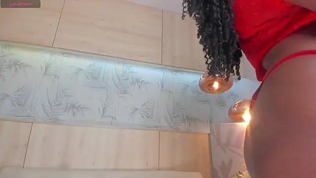 maryevans  online show from October 21, 2025, 1:10 pm