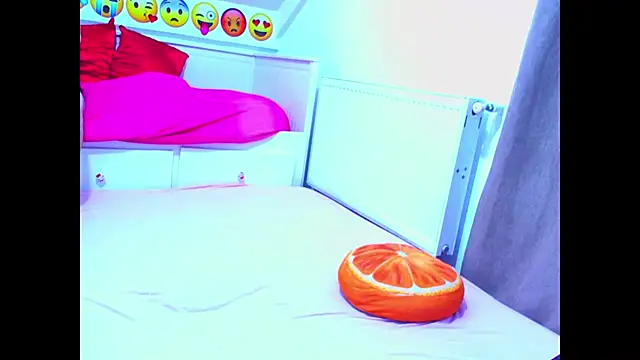 evehotty online show from November 7, 2025, 8:02 pm