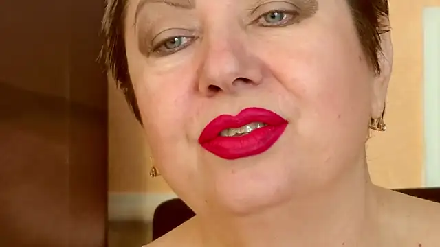 LadyPosh online show from April 17, 2026, 12:57 am