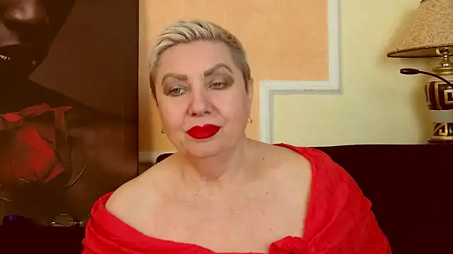 Snapshot of LadyPosh chatting on May 12, 2026, 6:36 pm LadyPosh online show from May 12, 2026, 6:36 pm