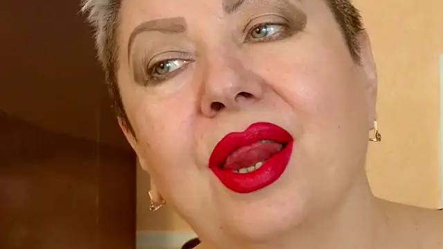 Snapshot of LadyPosh chatting on May 22, 2026, 7:34 pm LadyPosh online show from May 22, 2026, 7:34 pm