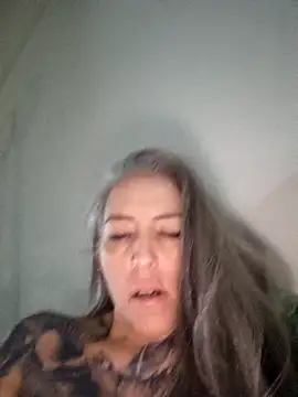 vamporasuccubus19777 online show from October 1, 2025, 10:46 pm