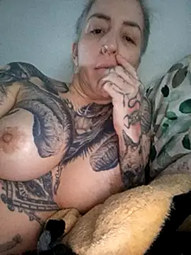 vamporasuccubus19777 online show from March 13, 2025, 11:38 pm