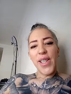 vamporasuccubus19777 online show from October 10, 2025, 5:25 pm