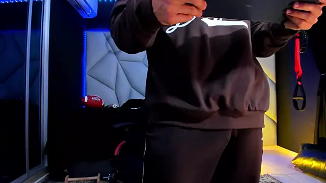 Snapshot of Aydenmiller96 chatting on February 25, 2026, 11:48 pm Aydenmiller96 online show from February 25, 2026, 11:48 pm