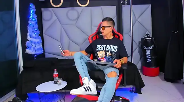 Aydenmiller96 online show from December 24, 2024, 7:17 am