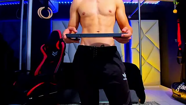 Snapshot of Aydenmiller96 chatting on February 6, 2026, 6:42 am Aydenmiller96 online show from February 6, 2026, 6:42 am