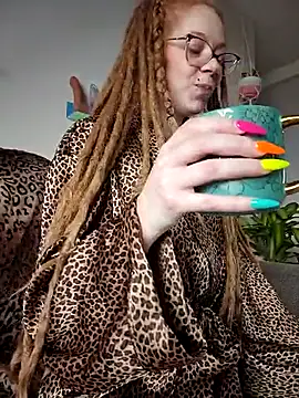 Snapshot of LucidLucy chatting on February 26, 2025, 4:38 pm LucidLucy online show from February 26, 2025, 4:38 pm