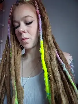 LucidLucy online show from November 20, 2025, 1:01 pm