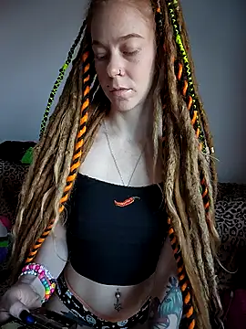 LucidLucy online show from October 26, 2025, 1:11 pm