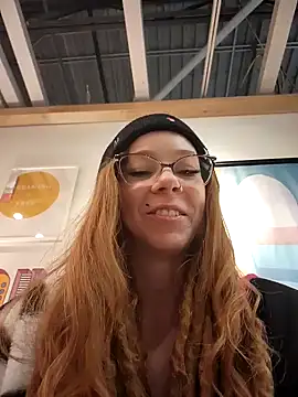 Snapshot of LucidLucy chatting on February 3, 2025, 10:43 pm LucidLucy online show from February 3, 2025, 10:43 pm