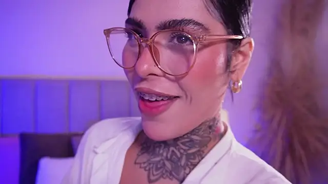 Snapshot of curvyliciousss chatting on February 14, 2026, 5:46 pm curvyliciousss online show from February 14, 2026, 5:46 pm