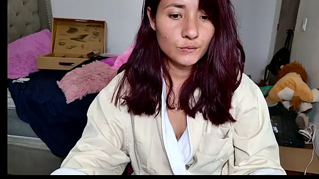 Snapshot of emily_honter chatting on December 16, 2025, 7:18 pm emily honter online show from December 16, 2025, 7:18 pm