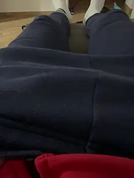 Snapshot of Io1994 chatting on December 18, 2025, 12:38 am Io1994 online show from December 18, 2025, 12:38 am