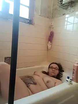 Snapshot of ZeTurtleMaster chatting on January 4, 2025, 6:40 pm ZeTurtleMaster online show from January 4, 2025, 6:40 pm