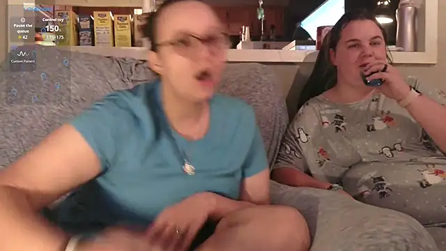 Snapshot of ZeTurtleMaster chatting on October 17, 2025, 11:28 pm ZeTurtleMaster online show from October 17, 2025, 11:28 pm