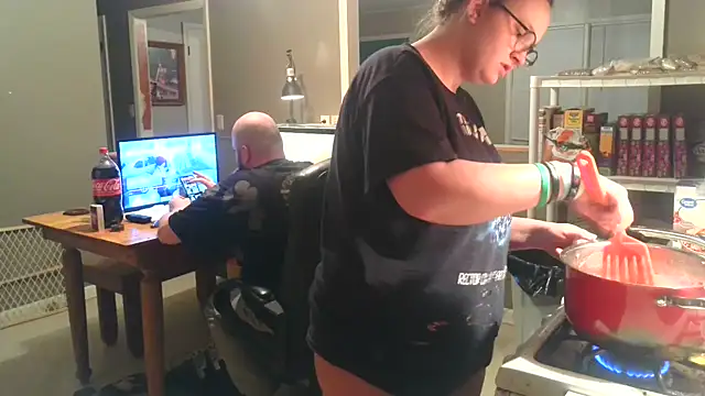 Snapshot of ZeTurtleMaster chatting on January 22, 2025, 3:20 am ZeTurtleMaster online show from January 22, 2025, 3:20 am