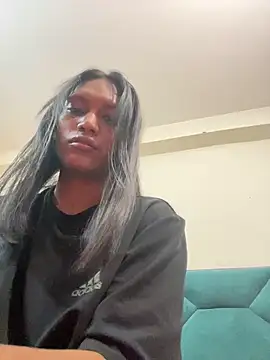 Snapshot of DarlingJenny22 chatting on April 4, 2026, 7:31 pm DarlingJenny22 online show from April 4, 2026, 7:31 pm
