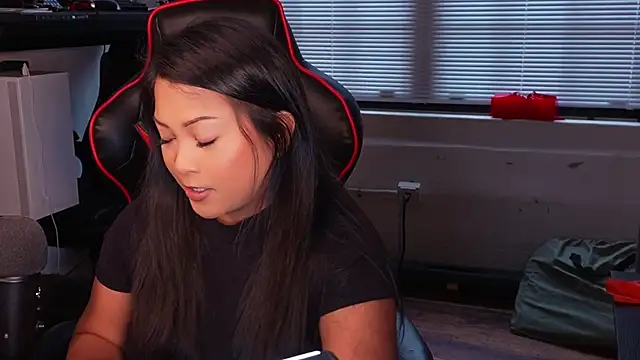 Bubbleliyah online show from September 29, 2025, 8:14 pm