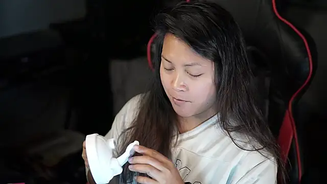 Bubbleliyah online show from December 17, 2024, 11:28 am