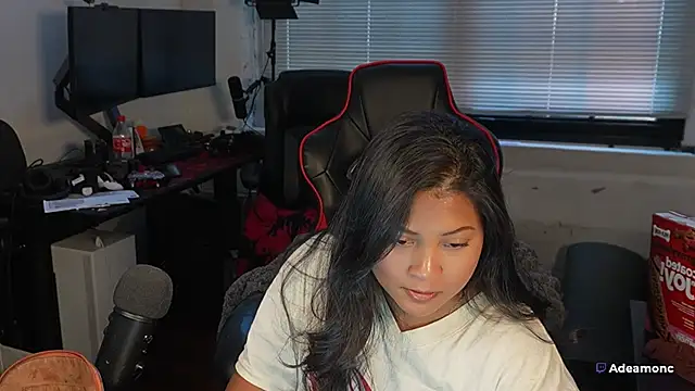 Bubbleliyah online show from November 12, 2025, 2:21 pm