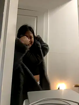 Bubbleliyah online show from November 26, 2025, 5:29 am