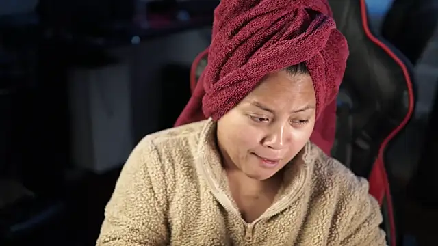 Bubbleliyah online show from December 2, 2024, 2:25 pm