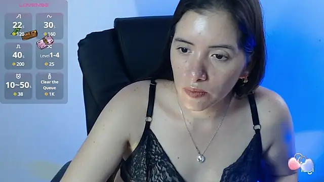 Snapshot of spicey_latina chatting on March 7, 2025, 8:11 pm spicey latina online show from March 7, 2025, 8:11 pm