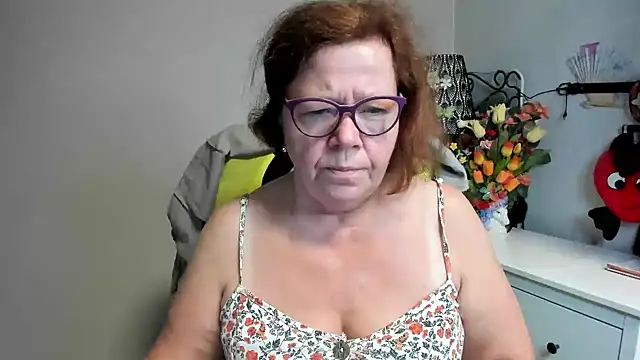 Snapshot of Adelewildx chatting on June 5, 2026, 2:16 am Adelewildx online show from June 5, 2026, 2:16 am