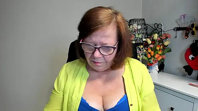 Snapshot of Adelewildx chatting on June 1, 2026, 2:45 am Adelewildx online show from June 1, 2026, 2:45 am