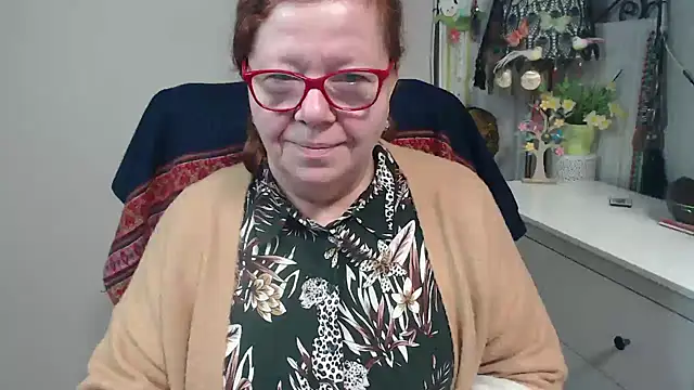 Snapshot of Adelewildx chatting on November 17, 2025, 3:54 am Adelewildx online show from November 17, 2025, 3:54 am